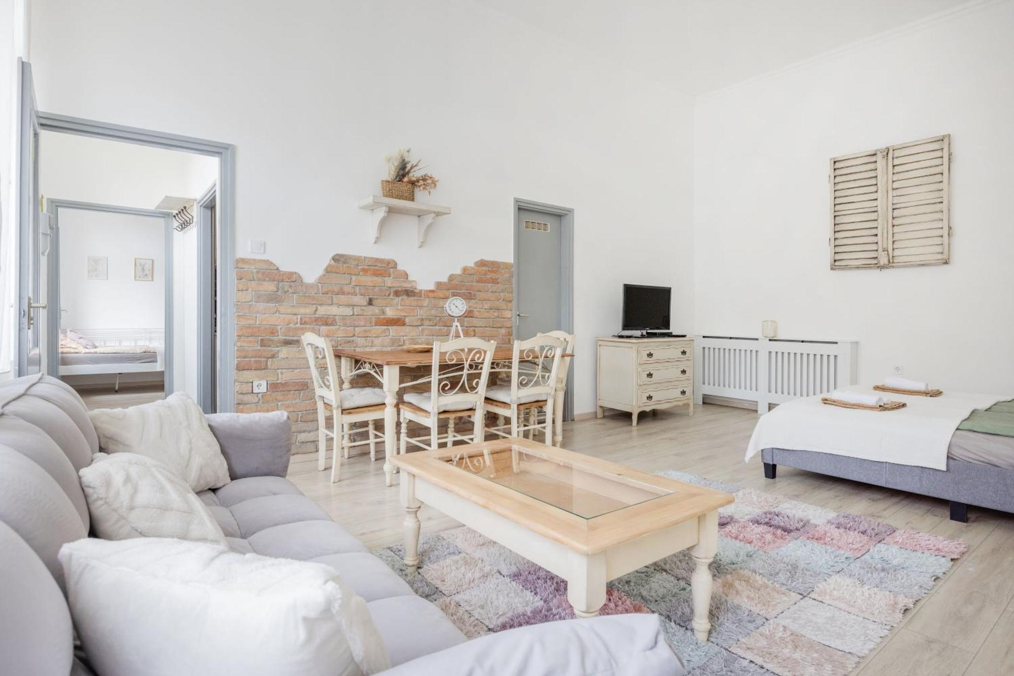 Apartament A Touch Of Provence And Pastels In The Centre Budapeszt