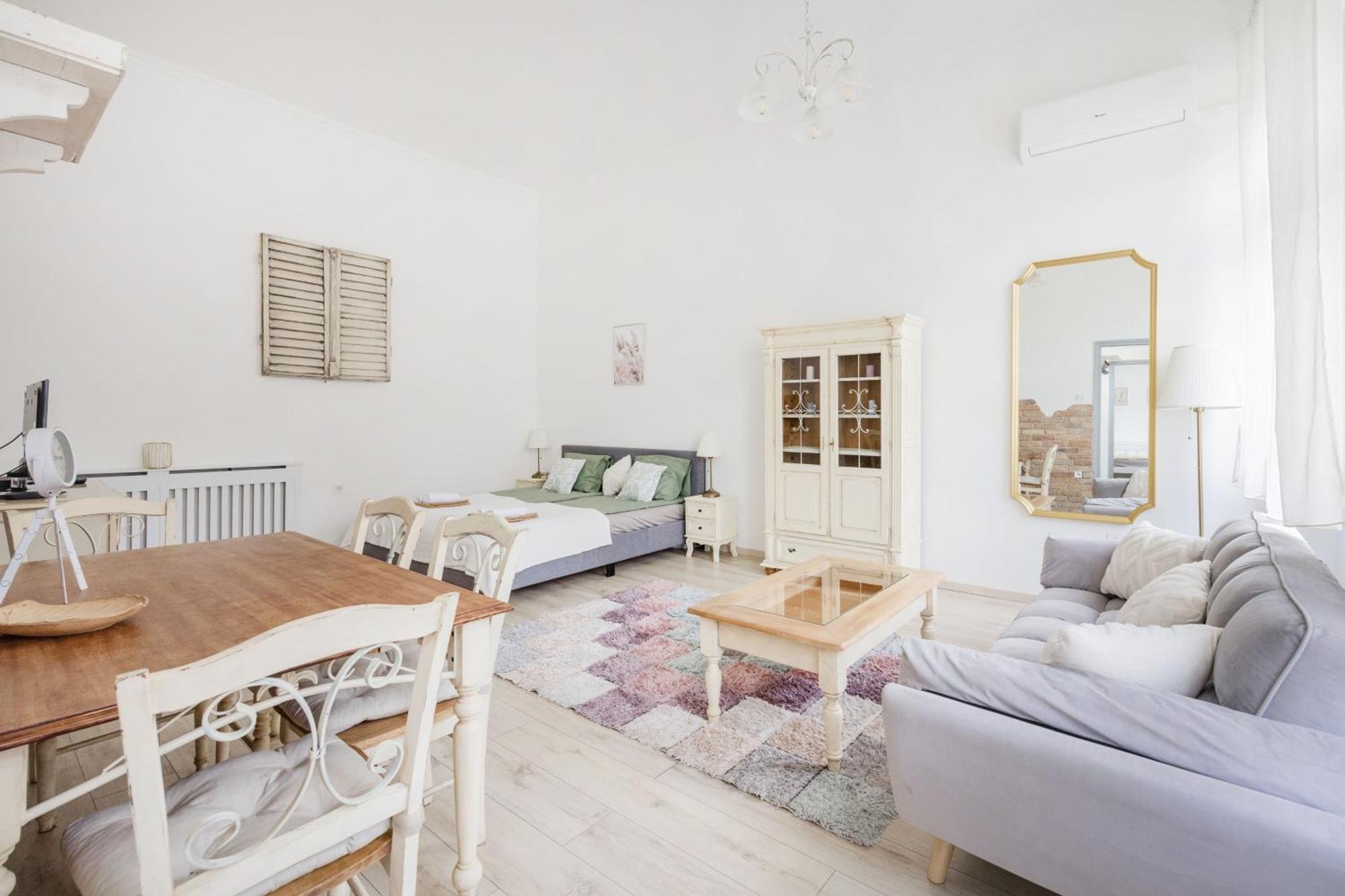 A Touch Of Provence And Pastels In The Centre Apartament Budapeszt