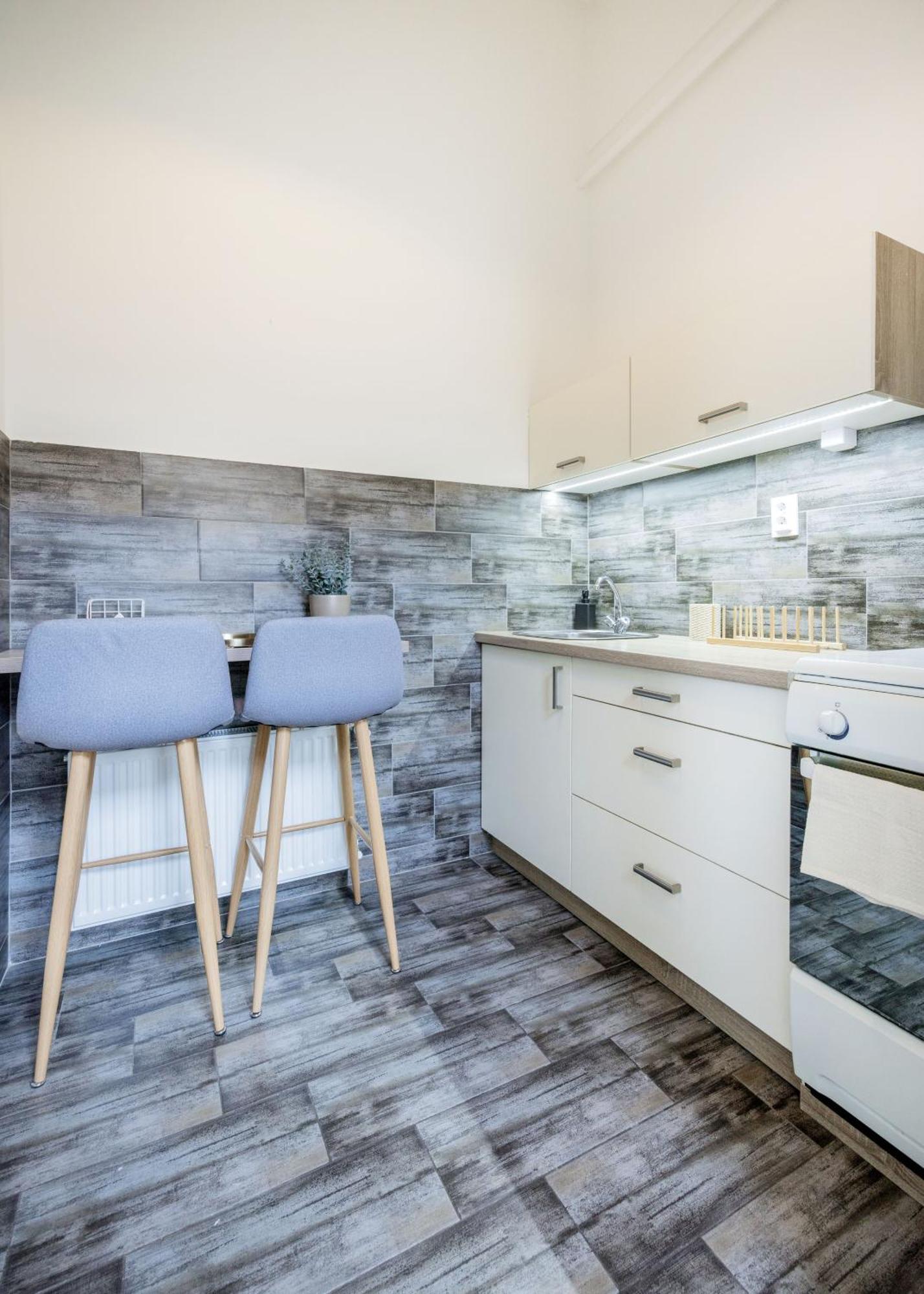 Apartamento A Touch Of Provence And Pastels In The Centre Budapest